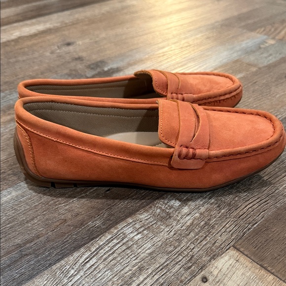 Blondo Women's Shelby Waterproof Leather Orange Flats Size 6 - Picture 2 of 7